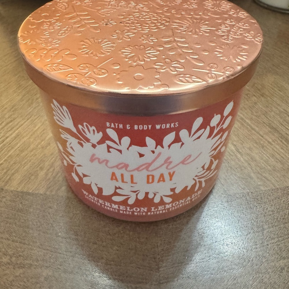 Bath & Body Works Madre All Day Bath Soak - Pink and Orange